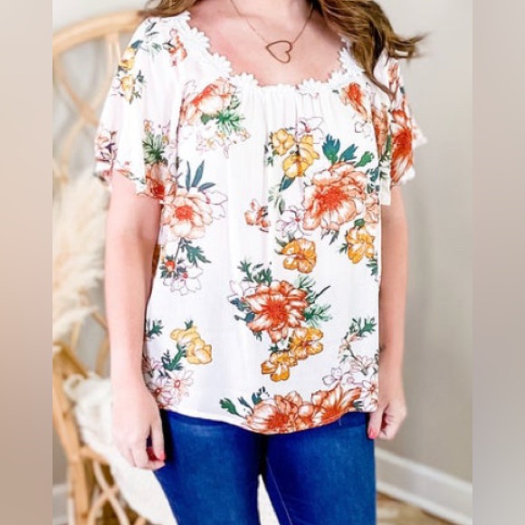 Amoli Flower Embroidered Blouse Size S Nwt